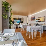 Couette-café Venice Friends